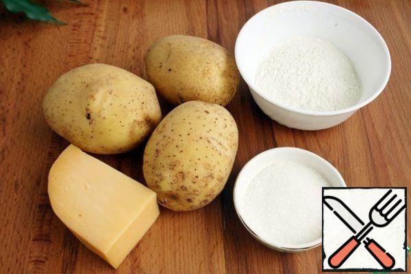 That's all we need. Peel the potatoes, cut into slices and boil in salted water until tender.
