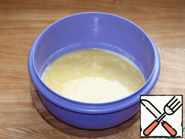 Prepare the dough. To foam sourdough add; sugar, warm milk, melted and cooled butter, salt, stir.
