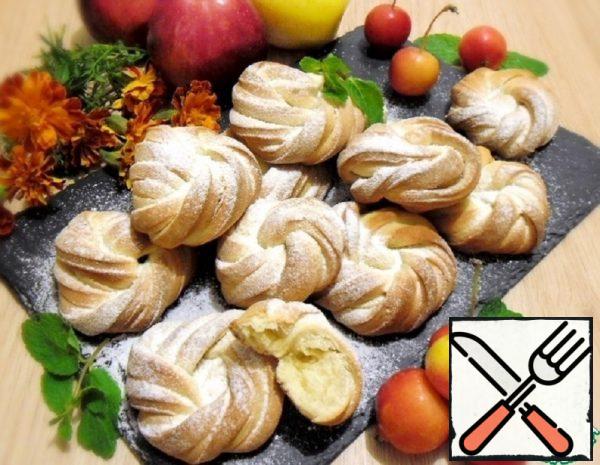 Shortbread Buns with Apples Recipe
