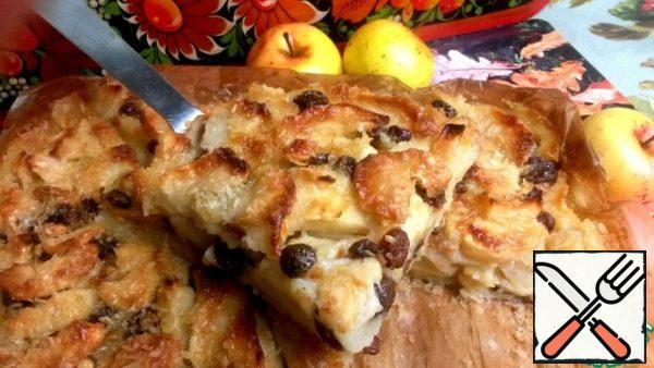 When hot, apple slices may fall off, but when cooled, they are cut into squares quite well. In hot, cold form, a very tasty, decent pie in the apple season.t