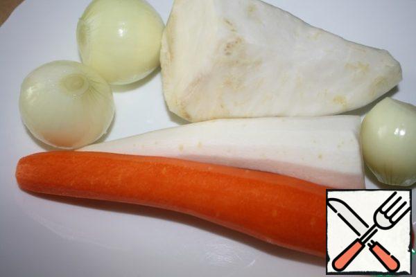 You will also need roots: celery, parsley or parsnip root, carrots and onions.
Cut everything into small cubes.