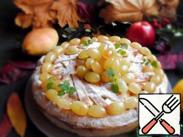 Be sure to cool the cake, only then take it out of the mold.
Sprinkle with powdered sugar.
At the request of the customer fruit.