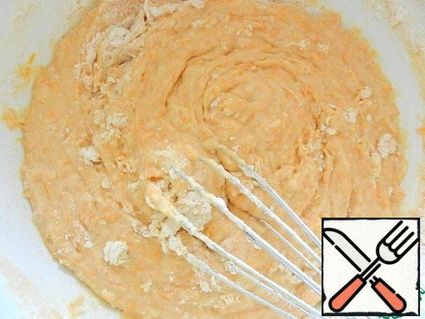 Combine the egg-sugar mixture with the pumpkin, mix and, gradually adding the sifted flour with baking powder and a pinch of salt, knead the dough. The dough should turn out like thick sour cream.