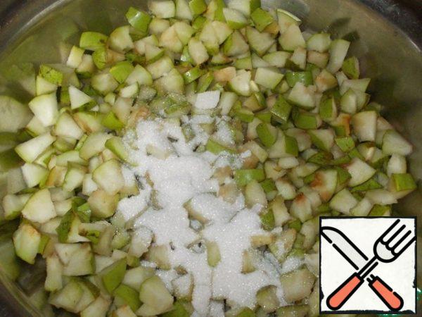 Cut pears into small cubes and cover with sugar.