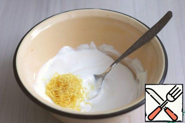 Add lemon juice (1 tablespoon), add lemon zest (2 tablespoons). The mixture is mixed.
