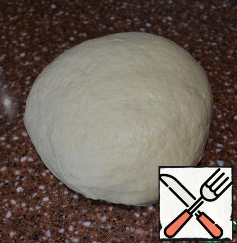 Connecting butter-egg and dry mixture, knead the dough.
Allow to rest for 10 minutes.