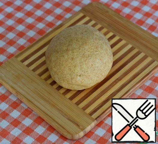 The dough is soft, tender, a little crumbly, but quite comfortable to work with.