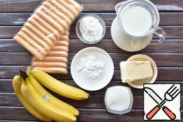 Prepare the necessary products: milk, ready mixture for pudding, butter, yogurt classic, cookies Sayavordi, bananas.