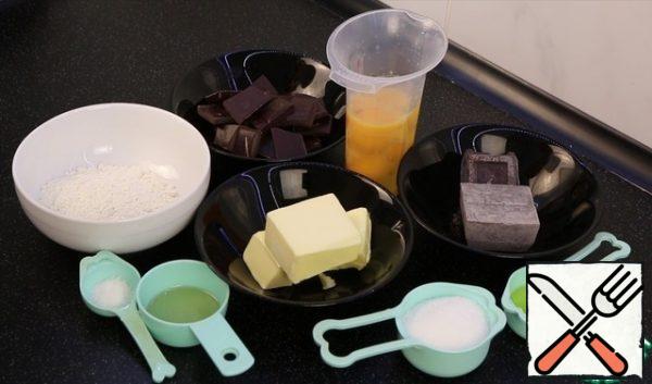 Eggs at room temperature.
Alcohol (rum or cognac) on request.
Wheat flour can be replaced with nut flour.
Brush with coconut oil.
Adjust the sweetness yourself, you may need more sugar or less.
