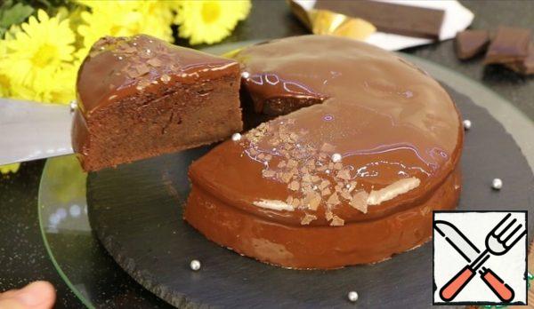 Cake well, very fragrant with a rich chocolate flavor and a slight alcoholic note. Moist, moderately sweet and very, very chocolate!!! Hope you like the recipe!!!
Beautiful all sentiments!!!