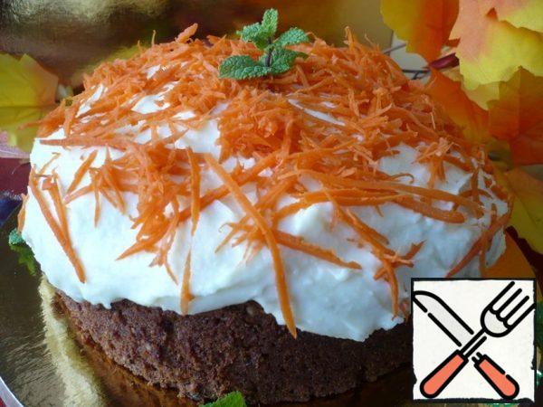 For decoration, I rubbed carrots with straws and decorated the pie with it. You can decorate the cake to your liking.