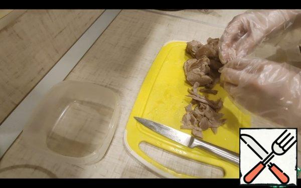 When the meat is cooked, it needs to be cut in any way convenient for you.
