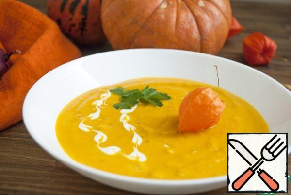 Or add the broth in which our pumpkin was cooked, turning it into a full-fledged soup. It is good in mono, without adding frying, etc. You can add herbs or spices to taste. Enjoy your meal