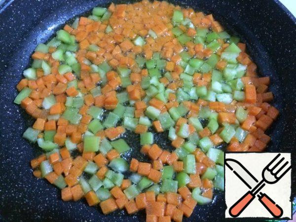 Add the bell pepper and fry, stirring, for 1 minute.
