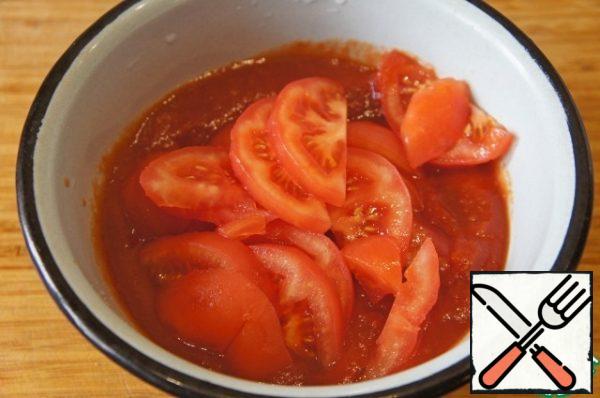 Add 1 tbsp tomato paste and fresh tomatoes.
