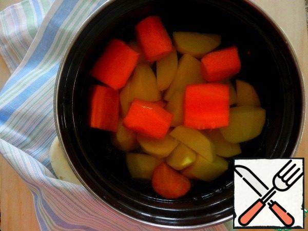 Peel potatoes and carrots, cut into large pieces. Cover with water. Boil until tender
