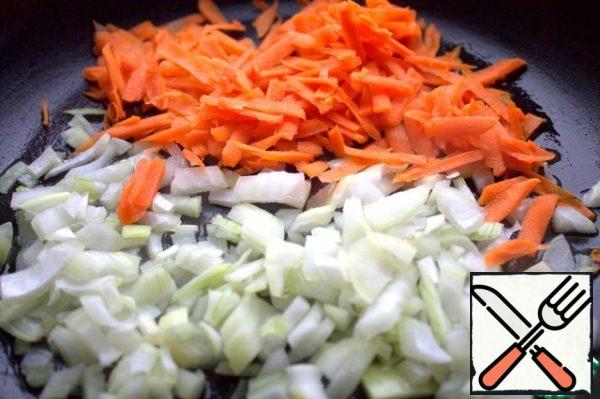 Grate carrots coarsely, chop onions. Garlic-1 tsp add at will.