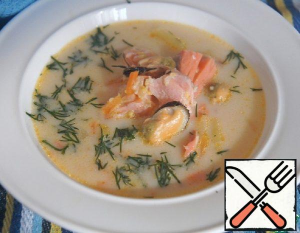 Cheese Soup with Mussels and Salmon Recipe