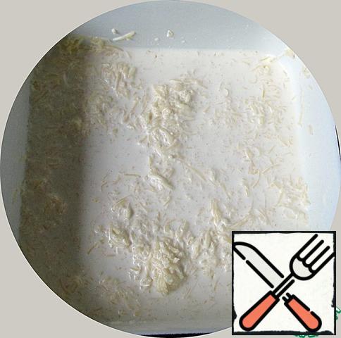 In a separate container, mix the cream with Parmesan.