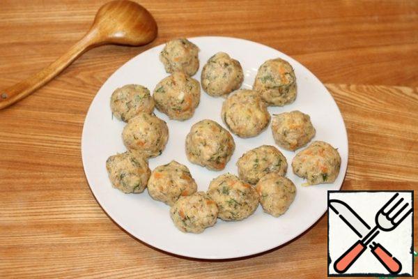 Divide the minced meat by the number of zucchini slices.
