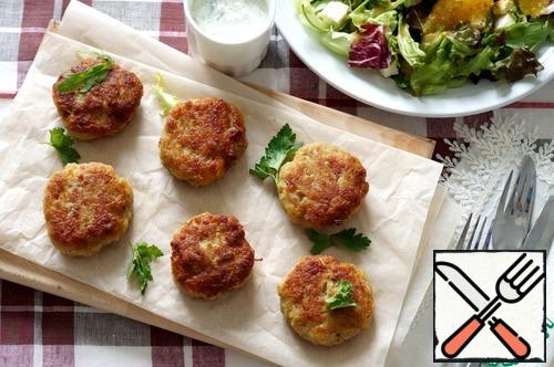 Good hash Browns, is available hot with creamy mustard sauce.
Ideally, serve with them and juicy salad. Recommend with greens and orange.Bright orange is used in both dishes - in hash Browns, is available there is a zest in a salad the pulp.
