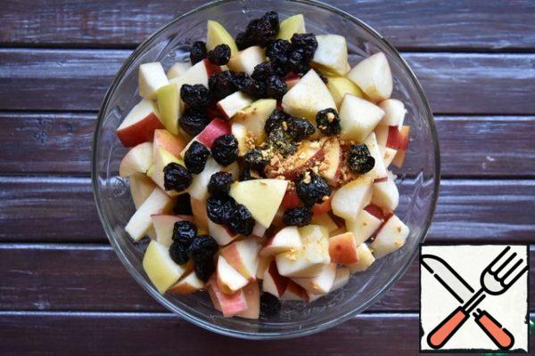In a bowl, mix the apples with the dried cherries and orange zest.