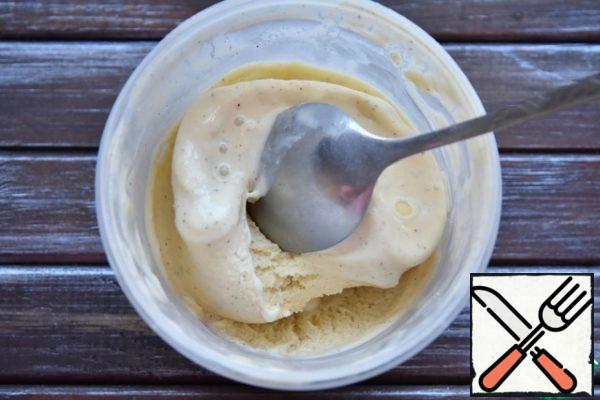 Through hour get ice cream from freezer, randomize and again freeze. Repeat the procedure twice more at intervals of one hour.
