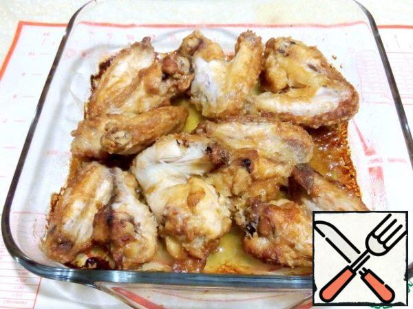 Pour 50 ml of water from the kettle into the mold, cover with foil and place in a preheated 180 ° C oven for 10-15 minutes.
