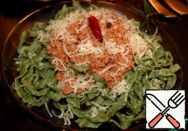 It is very tasty to sprinkle your favorite grated cheese on top.