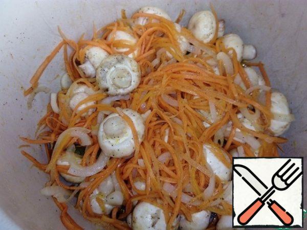 Then cool the mushrooms and put them in the refrigerator overnight.
