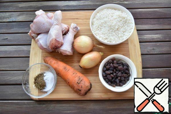 Prepare the necessary products. When cooking pilaf, the main thing is to observe the ratio of water and rice 1:1
