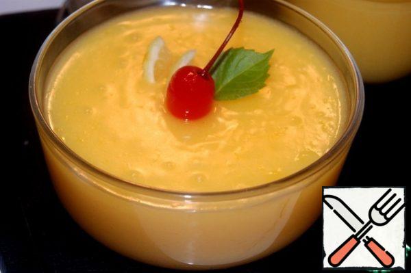 Transfer the finished and cooled cream to a container with a lid. It can be stored in the refrigerator for 3 weeks, if, of course, it persists!

