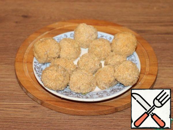 Generated from minced meat balls. I got 12 pieces, roll them in breadcrumbs.
