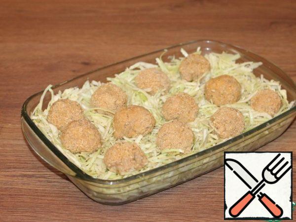 Lay out the chicken balls.
