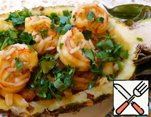 Rice in Pineapple with Seafood Recipe
