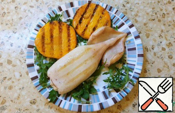 Serve, for example, with baked pumpkin and arugula.
Enjoy your meal.