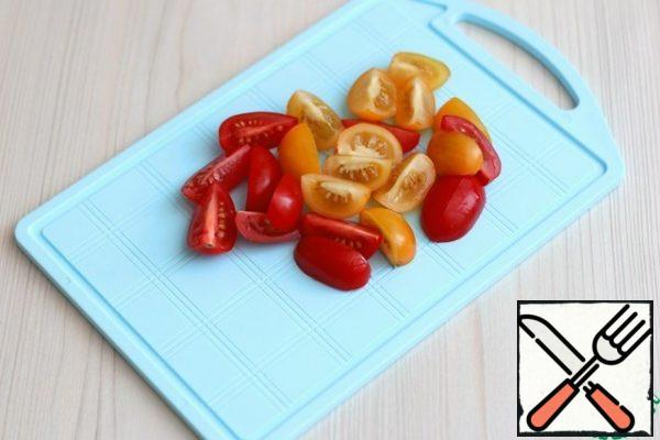Cherry tomatoes cut into slices.
