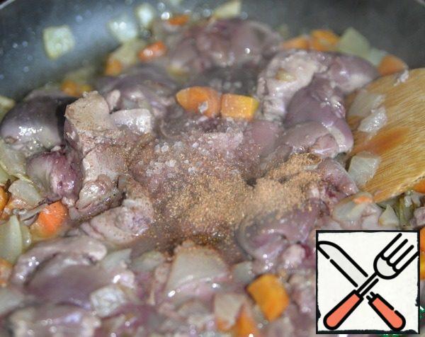 Put the salt and pepper mixture, stir and simmer over medium heat until cooked for 15 minutes.