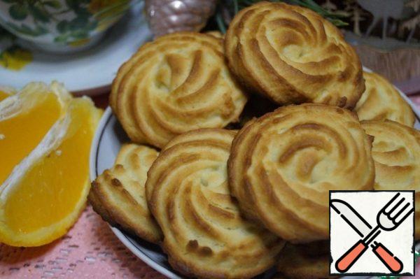 The top of the cookie has a crispy crust, and inside it is soft and tender. You can replace the orange with lemon, it turns out also delicious, but less fragrant. Serve cookies with a Cup of tea and enjoy!