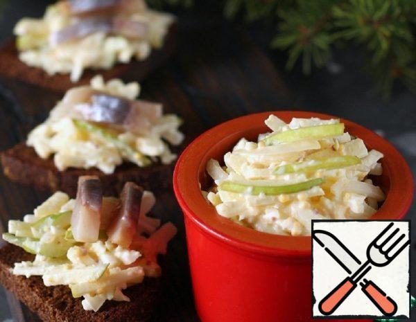 Snack with Herring and Egg Salad Recipe