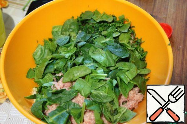 Add the greens, spinach leaves.

