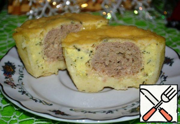 Insanely fragrant, festively beautiful and magically delicious! Juicy meat is wrapped in the most delicate baked sauce, in a soft, fragrant potato basket! And all this under a surprisingly delicious cheese crust! Just delicious!