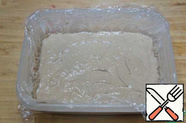 Put the pate in the form and refrigerate for 6 hours or overnight.