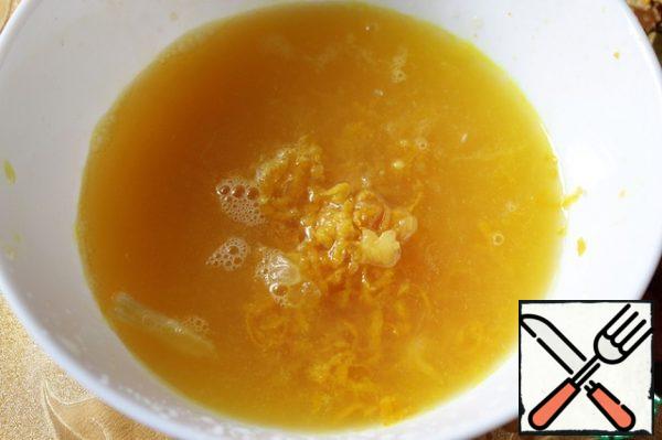 Remove the zest from the orange and squeeze out the juice.
