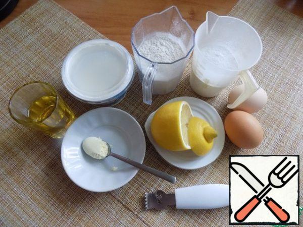The amount of dough from these ingredients is calculated on 8 pieces of standard silicone molds. I will make a cupcake in one small form and 3 pieces of standard molds for cupcakes and muffins. We prepare all the products.