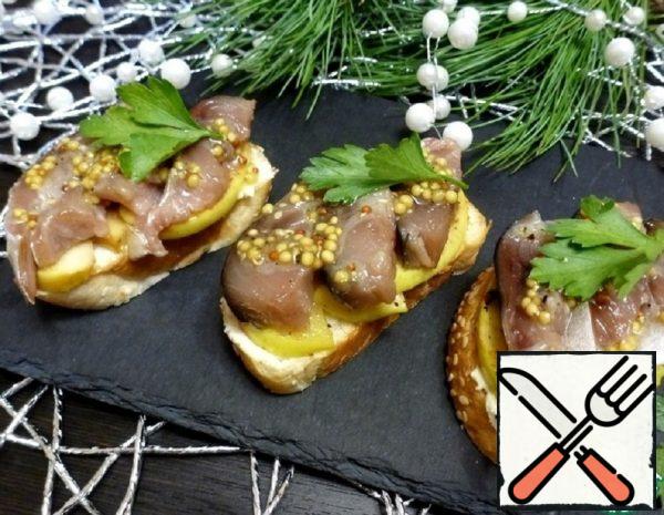 Sandwiches with Mackerel and Spiced Apple Recipe