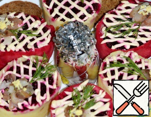 Herring Under a Fur Coat in Portion Boats Recipe