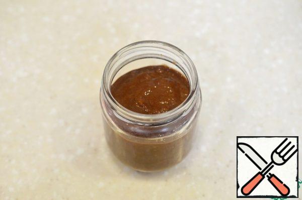 Spread out into molds. I put them in small jars. They are very convenient to give to children. Put in the freezer for 5-6 hours. To get a more uniform texture, you can beat it again with a blender an hour after the start of freezing.