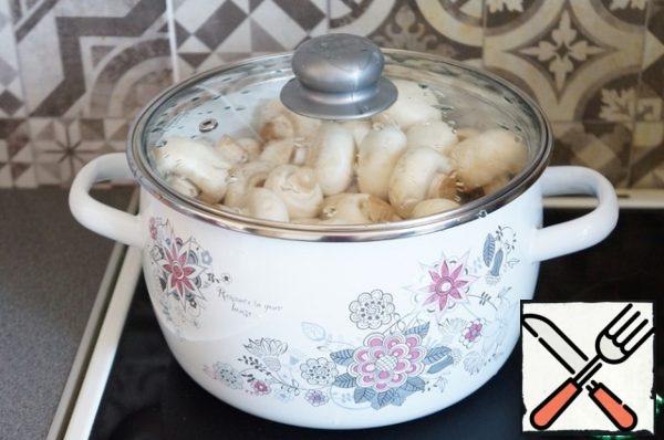 Cover and cook for 3-5 minutes on low heat. Mushrooms should not be too boiled. Boil it just a little.
