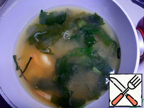 Add the miso paste at the end to the soup, do not boil. In total, it will take 5 minutes to prepare the soup.